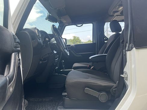 Used 2016 Jeep Wrangler 4WD Sport image 21