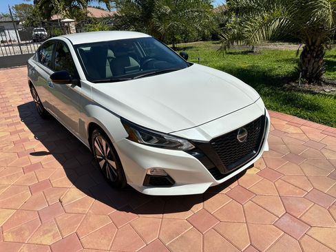 Used 2022 Nissan Altima 2.5 SV AWD image 3