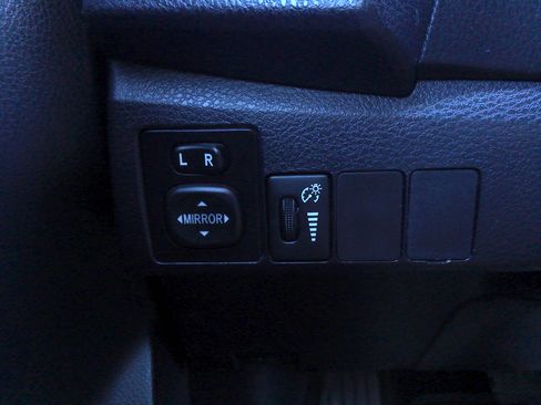 Used 2014 Toyota Corolla LE Premium FWD image 26