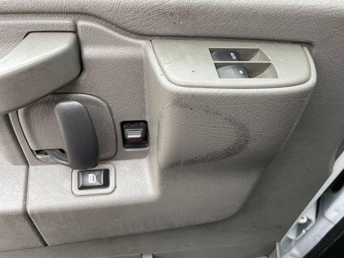 Used 2021 GMC Savana 2500 image 12