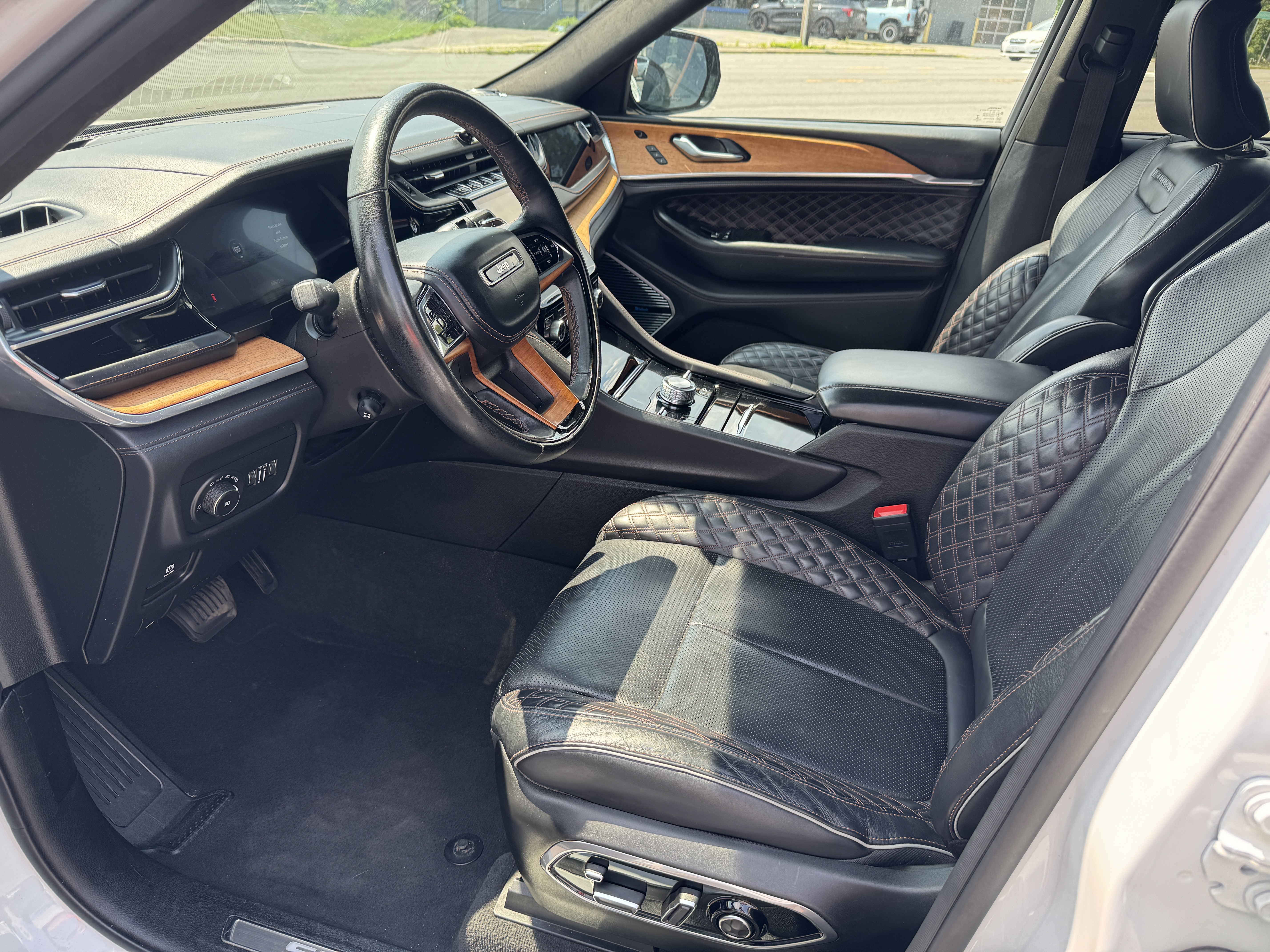 Used 2022 Jeep Grand Cherokee 4WD Summit image 7