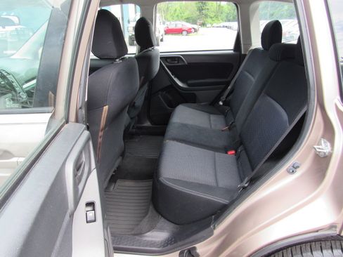 Used 2014 Subaru Forester 2.5i AWD/4WD image 16
