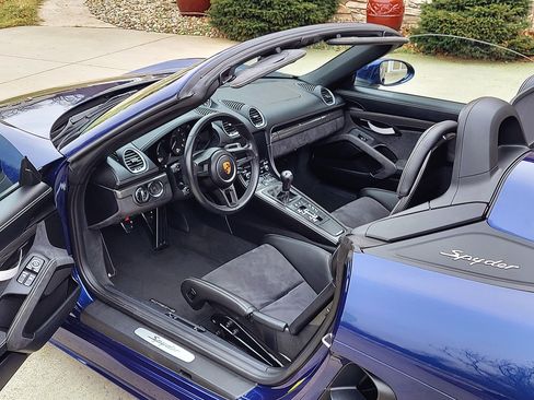 Used 2020 Porsche 718 Boxster Spyder image 31