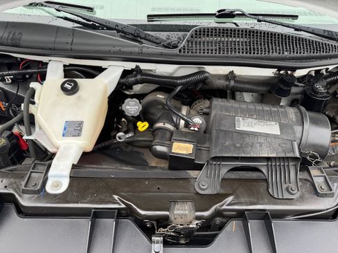 Used 2014 Chevrolet Express 3500 image 21