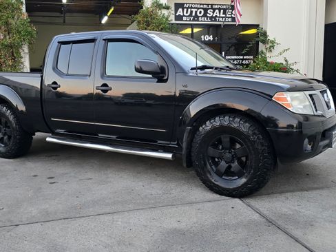 Used 2012 Nissan Frontier SV image 3