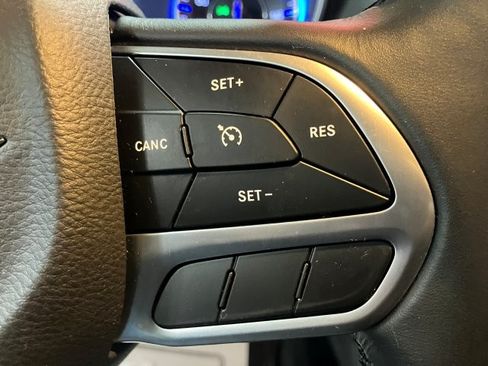 Used 2021 Chrysler 300 Touring image 15