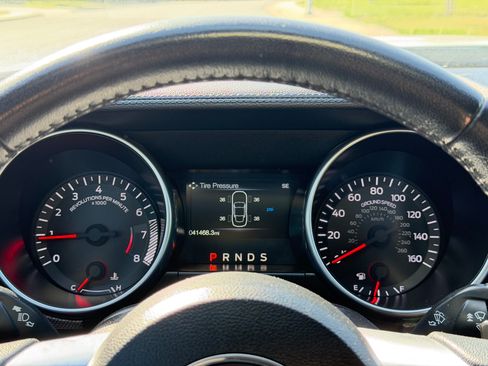 Used 2019 Ford Mustang EcoBoost RWD image 10