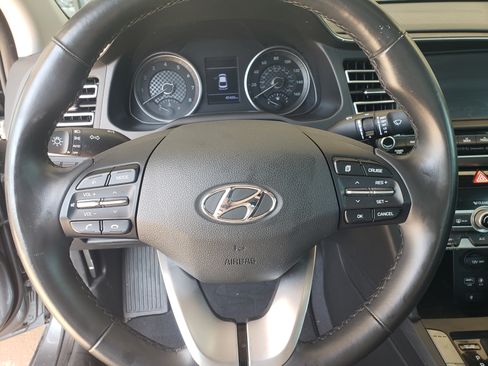Used 2019 Hyundai Elantra SEL image 14