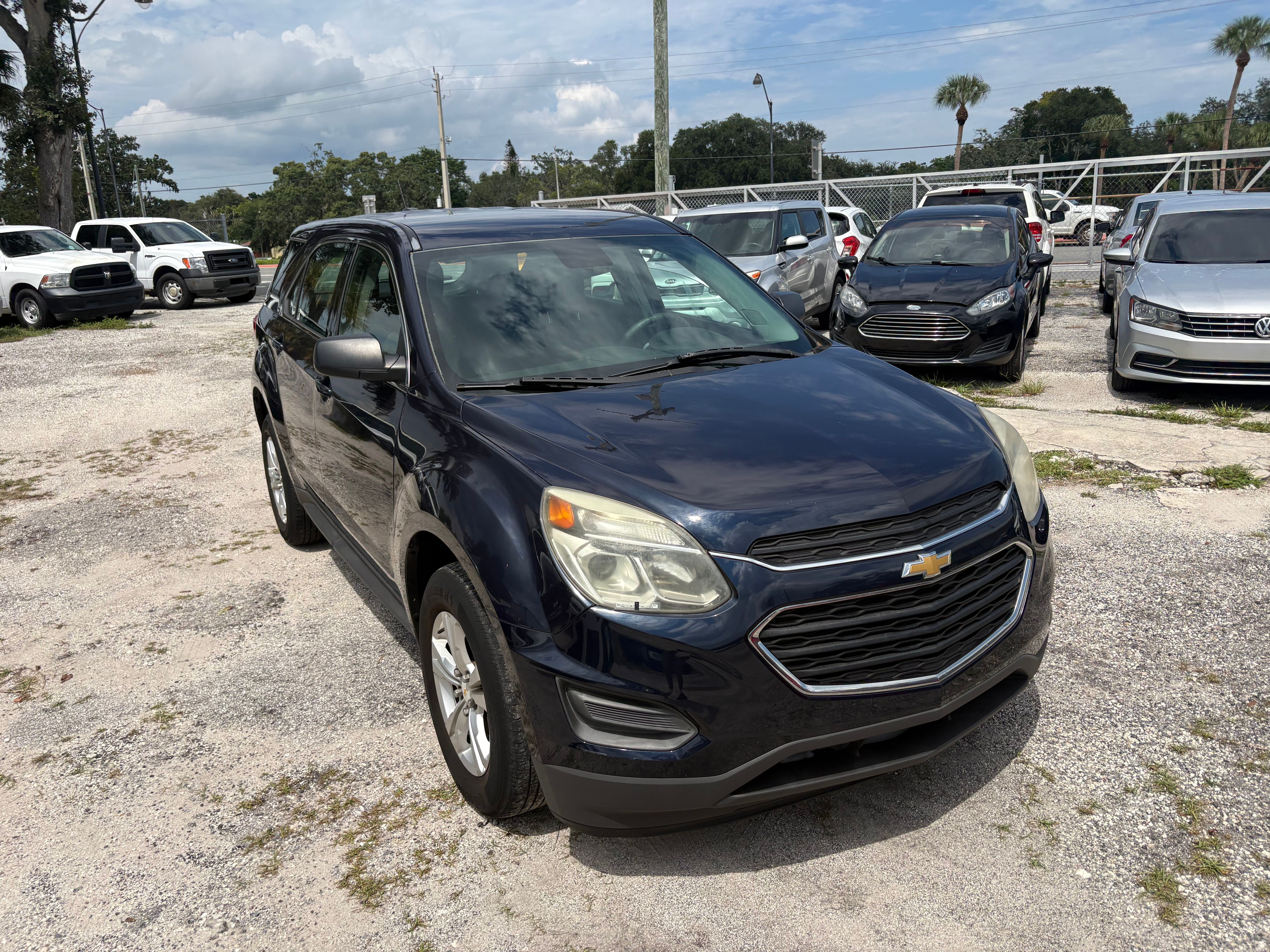 Used 2017 Chevrolet Equinox FWD LS image 2