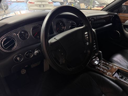 Used 2005 Bentley Arnage T image 25