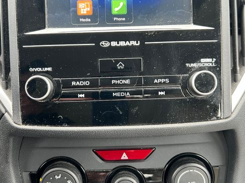 Used 2017 Subaru Impreza 2.0i Premium image 9