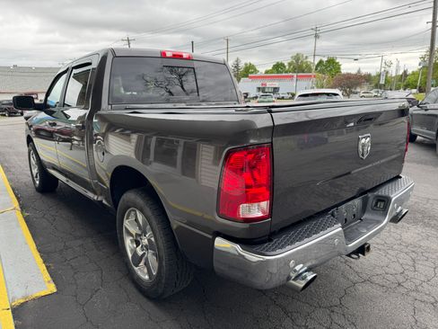 Used 2017 RAM 1500 4x4 Crew Cab Big Horn image 4