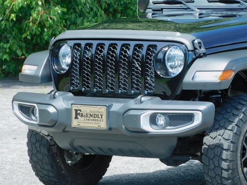Used 2023 Jeep Gladiator Sport AWD/4WD image 9