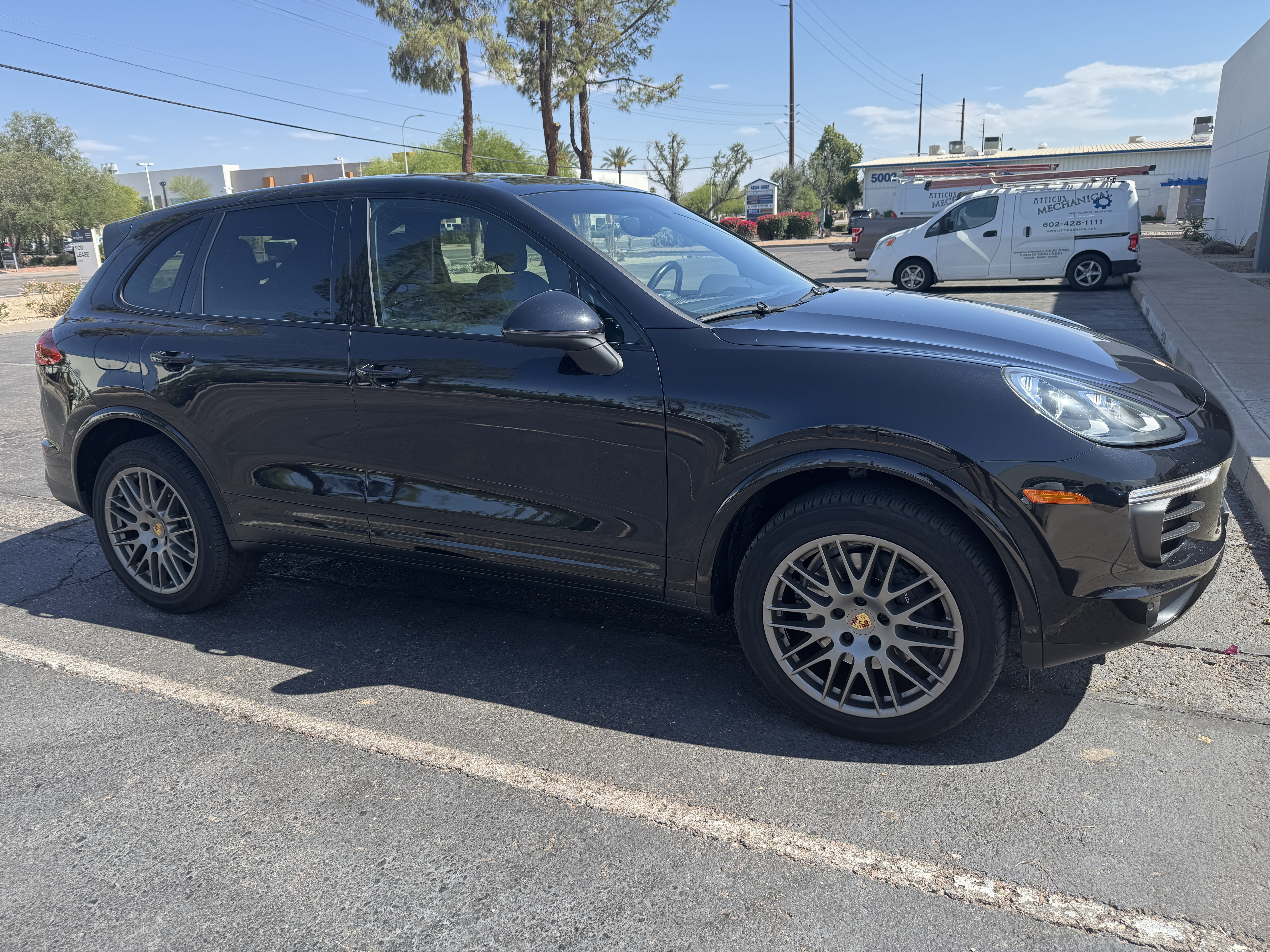 Used 2017 Porsche Cayenne Platinum Edition AWD/4WD image 19