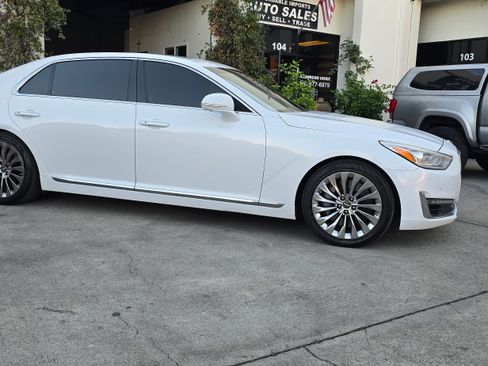 Used 2018 Genesis G90 5.0 Ultimate image 4