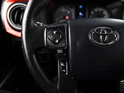 Used 2019 Toyota Tacoma TRD Off-Road image 39