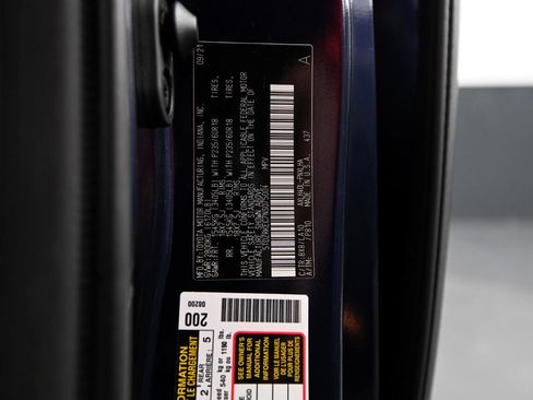 Used 2022 Toyota Sienna Limited image 31