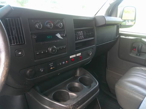 Used 2014 Chevrolet Express 2500 LS RWD image 11