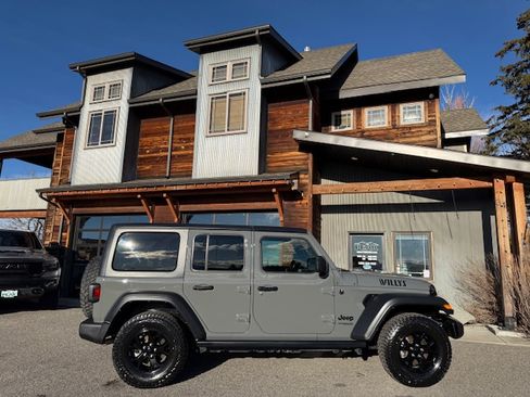 Used 2022 Jeep Wrangler Unlimited Willys image 6