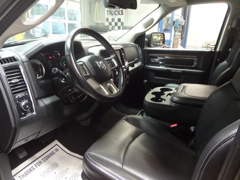 Used 2017 RAM 1500 Laramie image 13