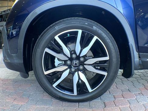 Used 2019 Honda Pilot Touring image 10