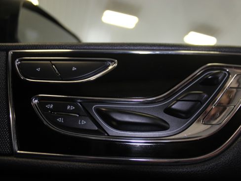 Used 2023 Lincoln Navigator 4WD Reserve image 24