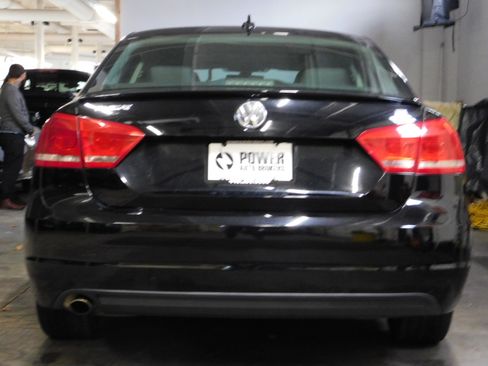 Used 2012 Volkswagen Passat 2.5 SE image 6