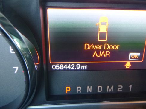 Used 2016 Ford F250 Lariat image 26