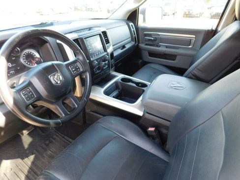 Used 2018 RAM 1500 SLT image 8