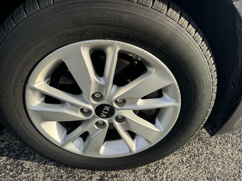 Used 2018 Kia Optima LX image 10