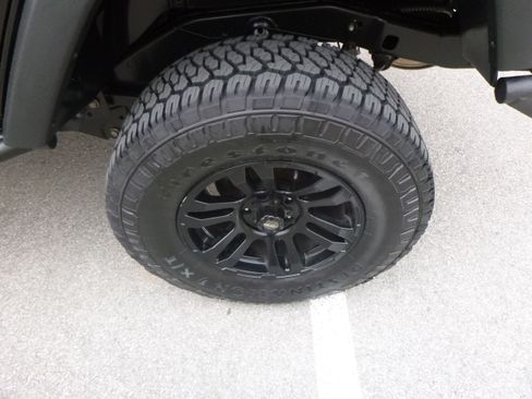 Used 2015 Jeep Wrangler Sport image 9