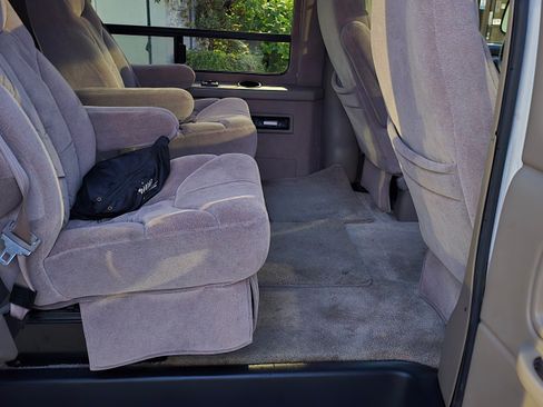 Used 1999 Chevrolet Express 1500 image 23