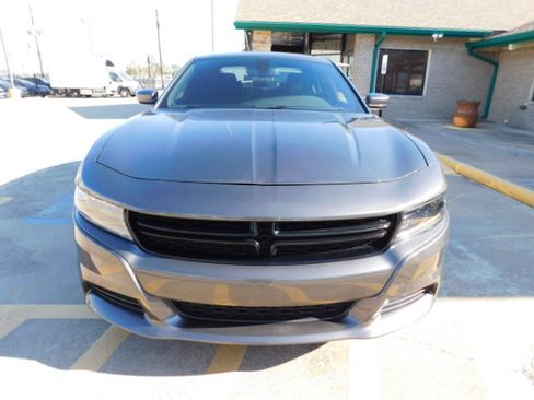 Used 2023 Dodge Charger SXT image 3