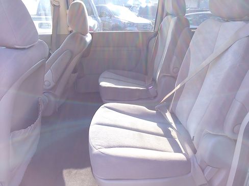 Used 2012 Kia Sedona LX image 8