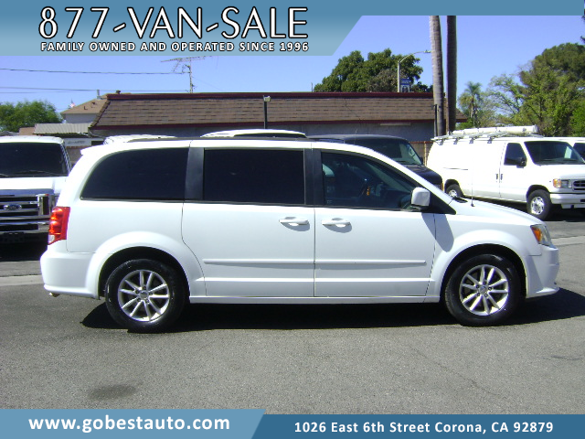 Used 2015 Dodge Grand Caravan SXT FWD image 1