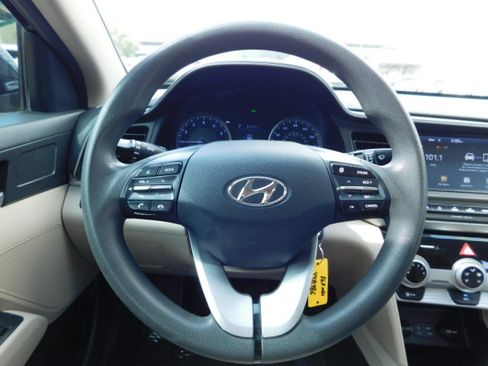 Used 2019 Hyundai Elantra SEL image 13