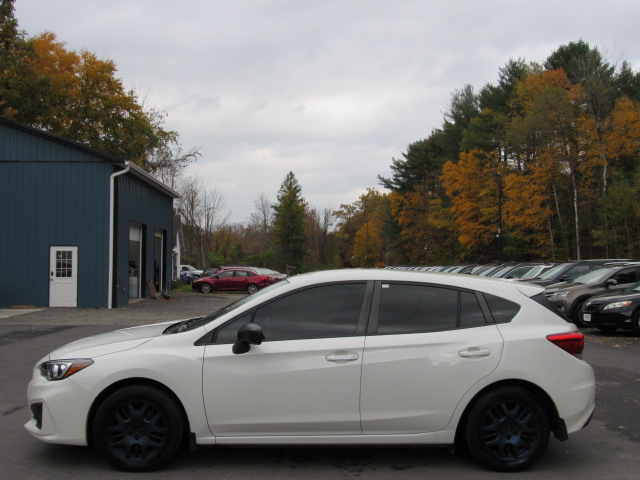 Used 2017 Subaru Impreza 2.0i Hatchback AWD/4WD image 3