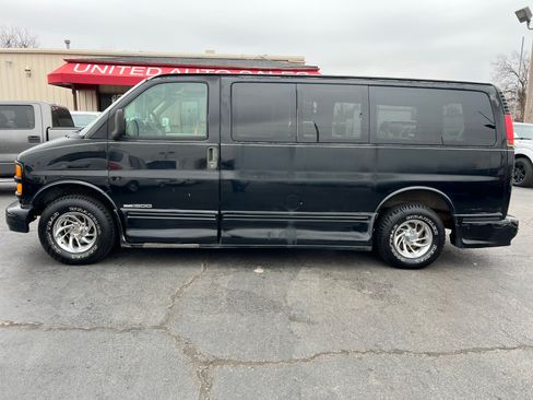 Used 1999 GMC Savana 1500 SLT image 1
