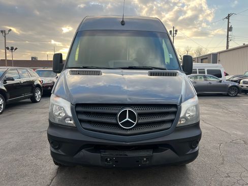 Used 2018 Mercedes-Benz Sprinter 2500 image 2