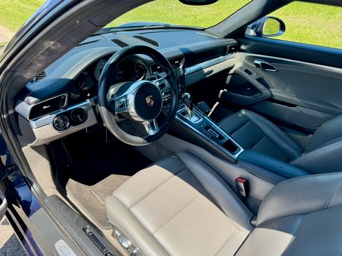 Used 2013 Porsche 911 Carrera S Coupe RWD image 19