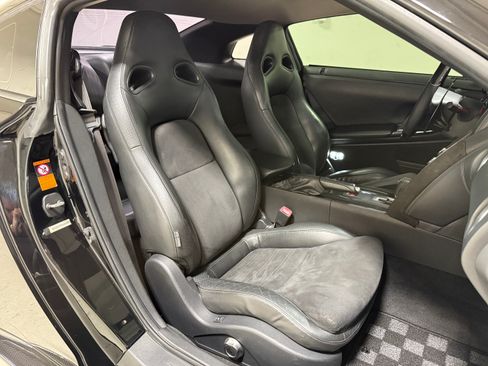 Used 2009 Nissan GT-R Premium AWD/4WD image 25