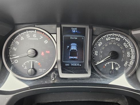 Used 2019 Toyota Tacoma image 10