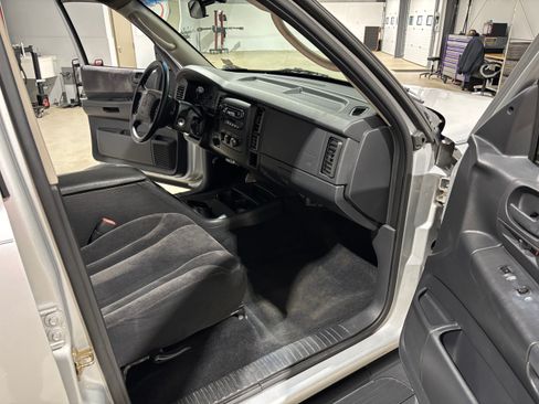 Used 2003 Dodge Dakota SXT image 17
