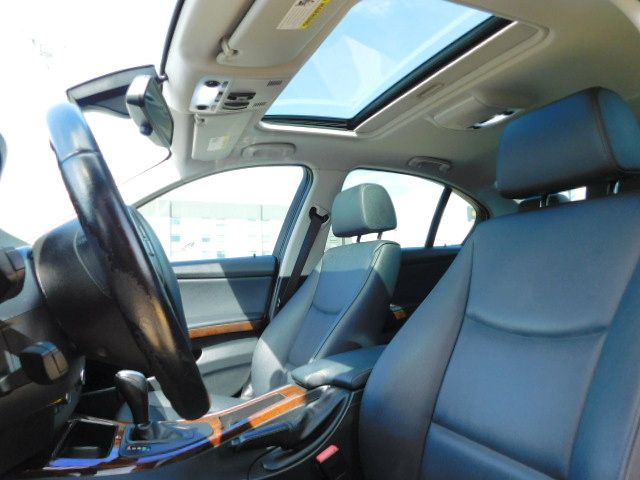 Used 2011 BMW 335d Sedan RWD image 9