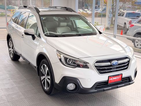 Used 2019 Subaru Outback 3.6R Limited image 1