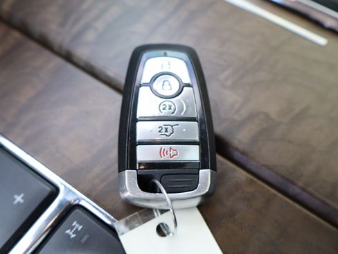 Used 2018 Ford Expedition Platinum image 54