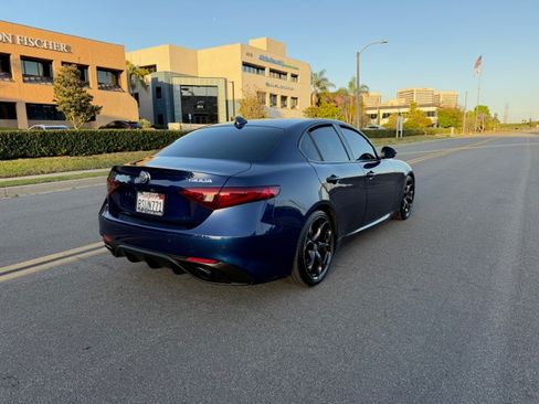 Used 2018 Alfa Romeo Giulia Ti RWD image 5