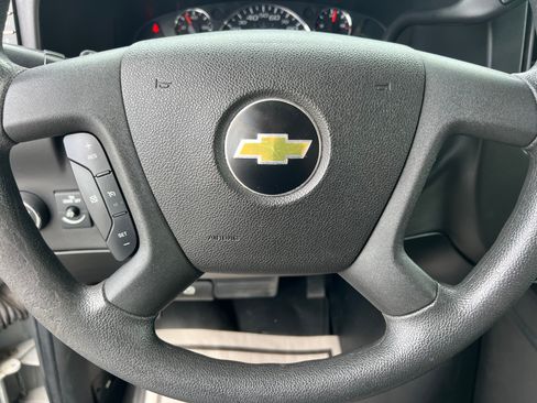 Used 2017 Chevrolet Express 3500 LT Extended Passenger RWD image 22