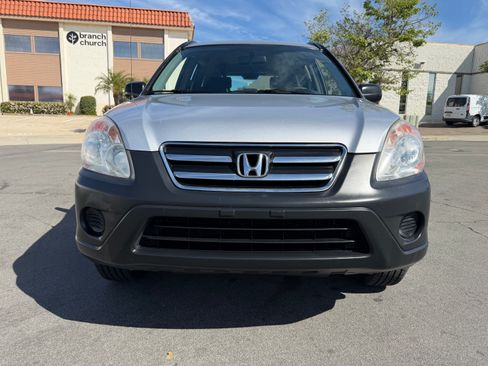 Used 2005 Honda CR-V LX image 12