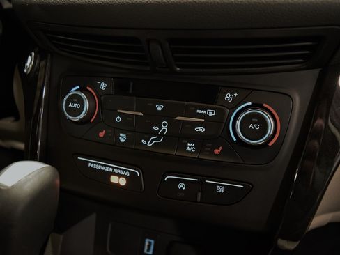 Used 2017 Ford Escape Titanium image 28